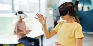 Umsetzung und Realisierung von VR und AR. Erweiteret Realität in Industrie und Gewerbe